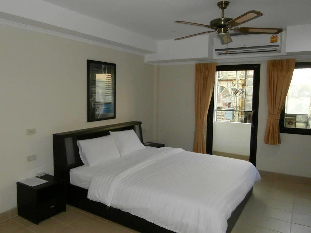 The Classroom Hotel Pattaya Eksteriør bilde